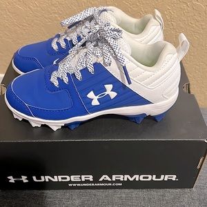 Under Armour Size 13 Boys Leadoff LowRm Sneaker Athletic Wht/BlueBaseball Cleats